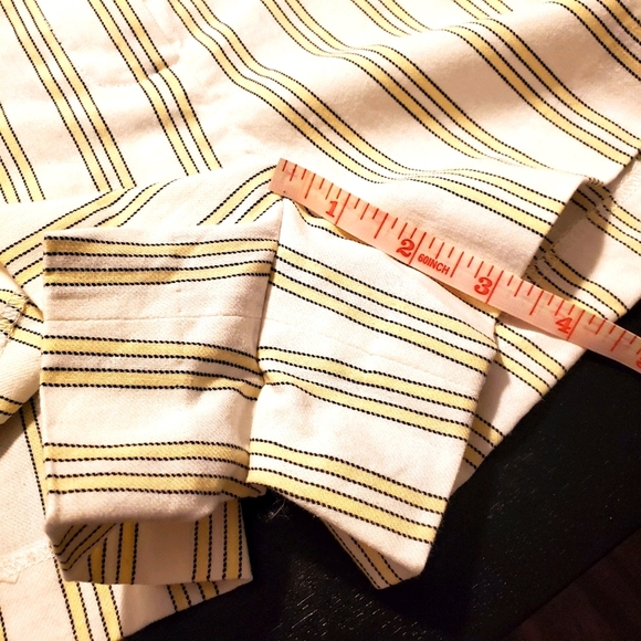 Woman’s dress shorts, size 10 - Picture 8 of 12